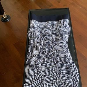 Black and white animal print skirt. Size 4